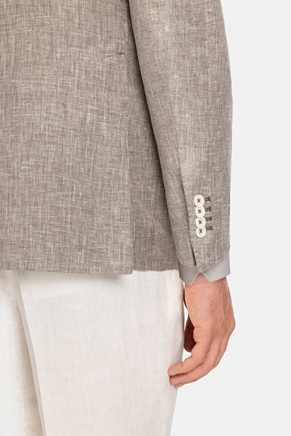 BEIGE JACKET 7