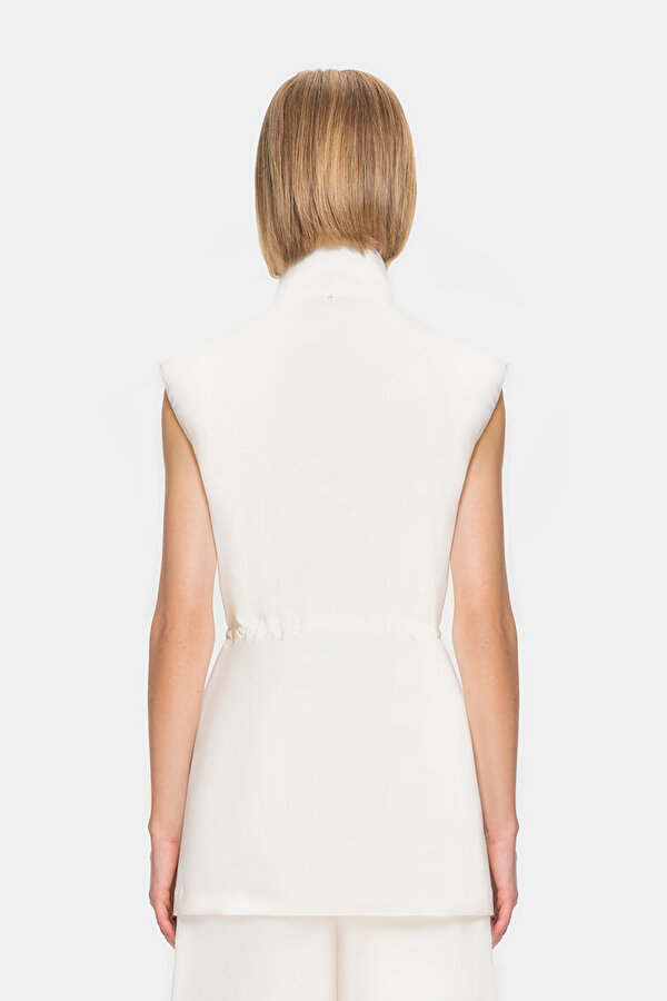 ECRU UPRIGHT COLLAR VEST 2