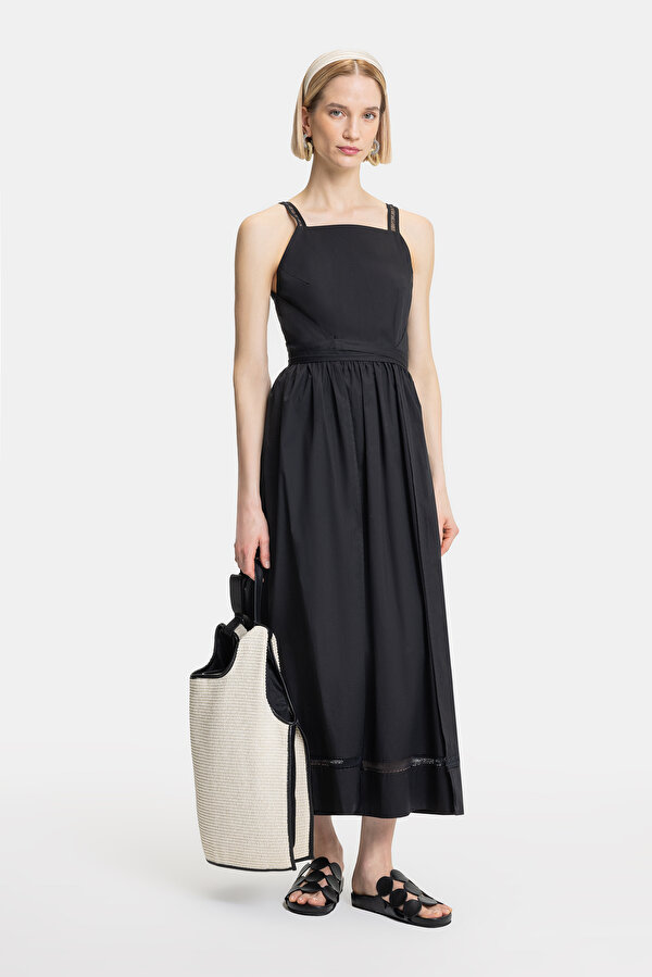 BLACK SLEEVELESS SUSPENDER DRESS