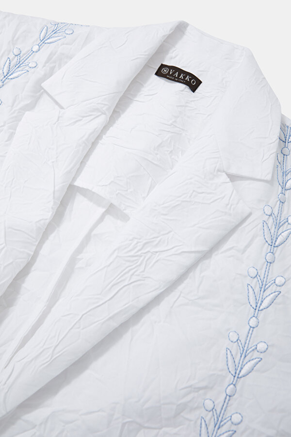 WHITE JACKET 11
