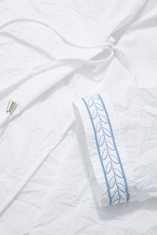 WHITE JACKET 12