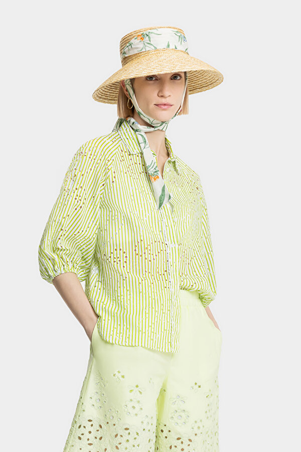 WHITE SHORT SLEEVE SHIRT