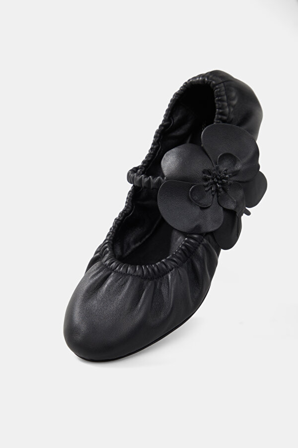 BLACK FLAT SHOES 7