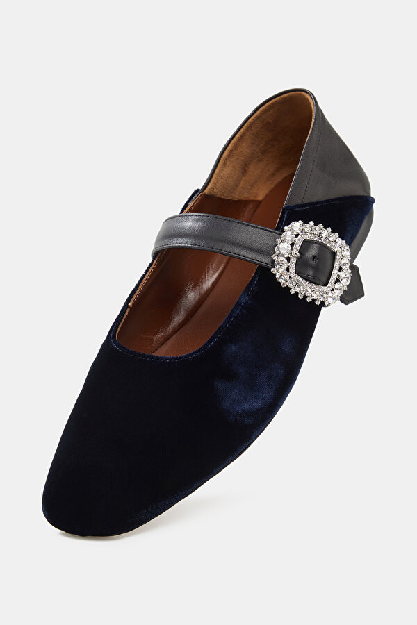 NAVY BLUE FLAT SHOESS 6