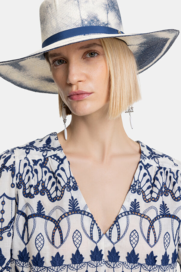 WHITE V NECK 3/4 SLEEVES BLOUSE 6