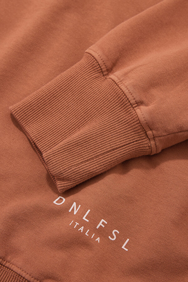 KIZIL KAHVE O YAKA SWEATSHIRT 7