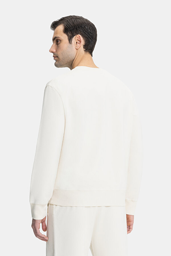 BEYAZ O YAKA SWEATSHIRT 2