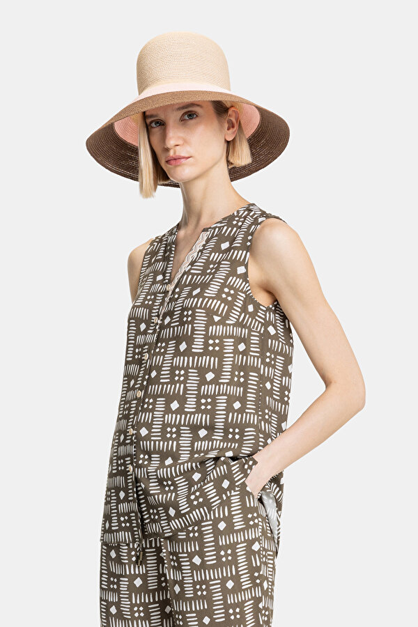 ECRU SLEEVELESS SHIRT