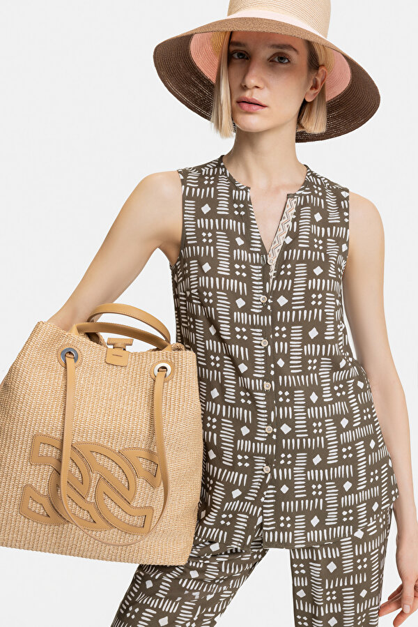 ECRU SLEEVELESS SHIRT 6
