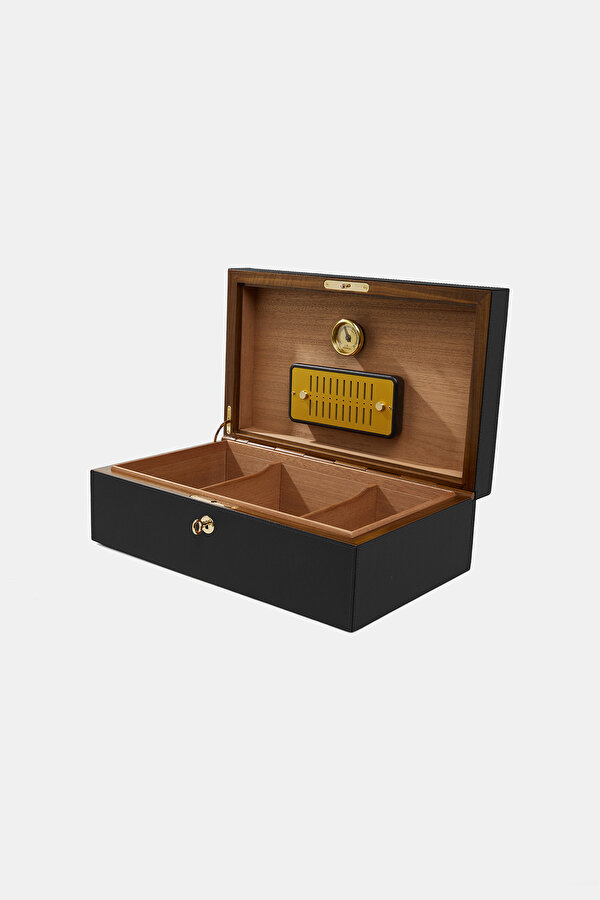 LEATHER CIGAR BOX 2