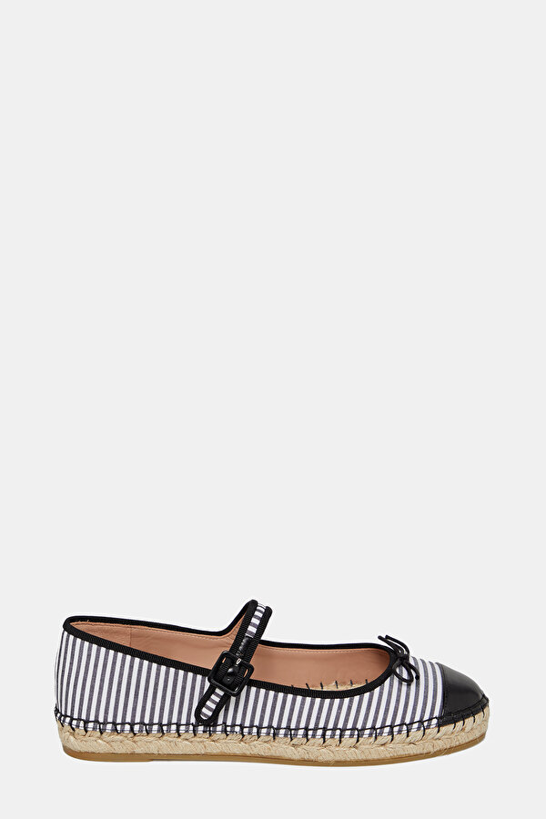 BLACK FLAT SHOES