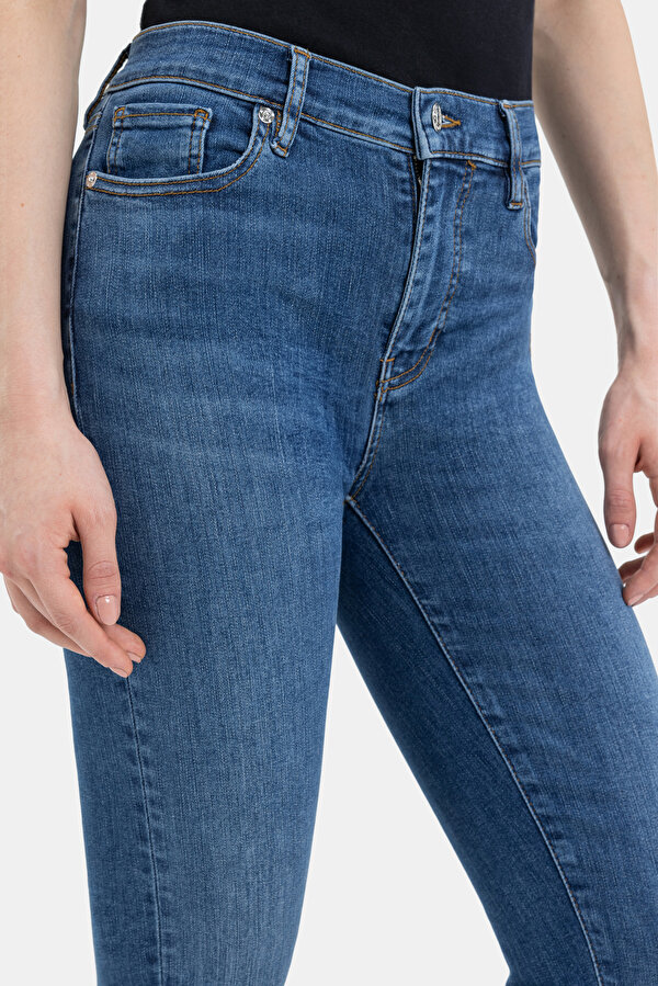 NAVY BLUE STRAIGHT CUT TROUSERS