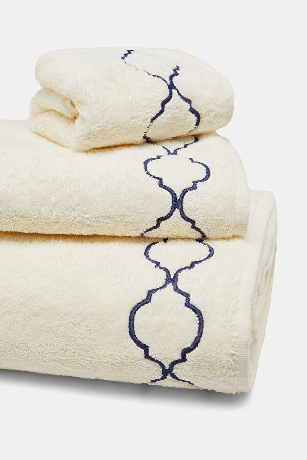 TOWEL 2