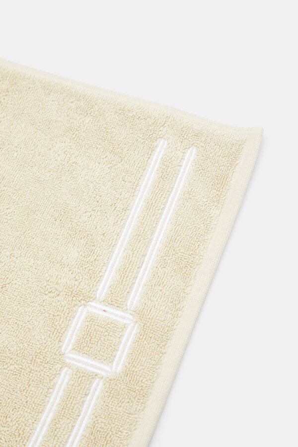 TOWEL 2