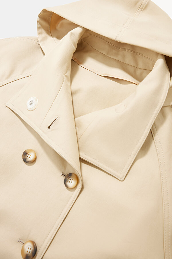 BEIGE COAT 11