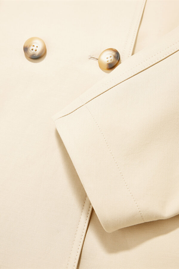 BEIGE COAT 12