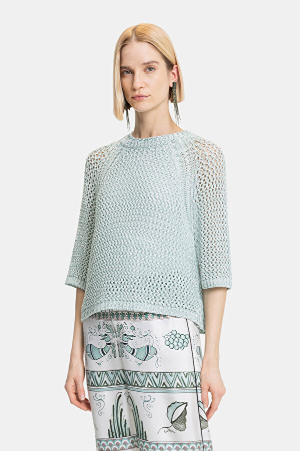 WHITE BASIC / ROUND NECKLINE TRICOT