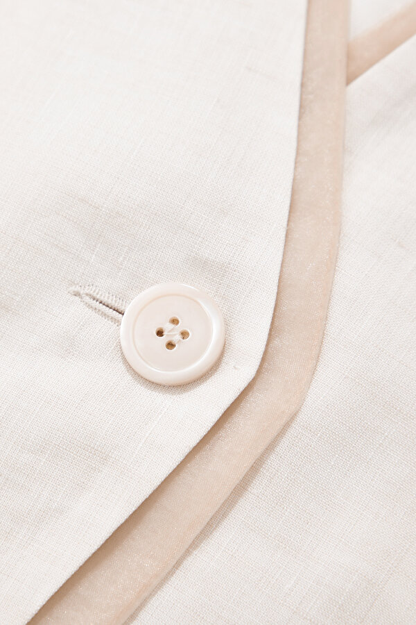 CREAM V NECK VEST 11
