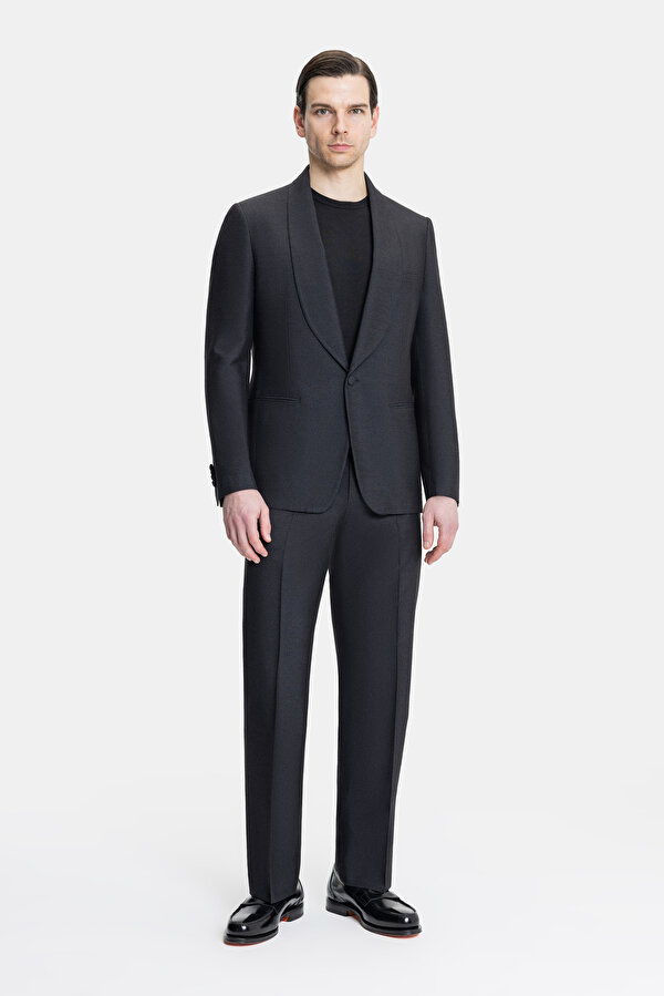 BLACK TUXEDO