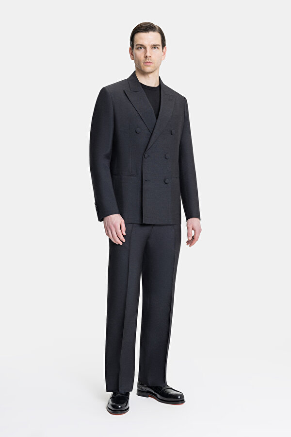 BLACK TUXEDO