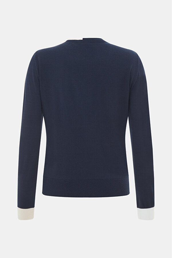WHITE V NECK TRICOT 6