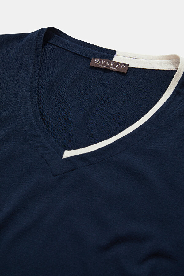 WHITE V NECK TRICOT 7