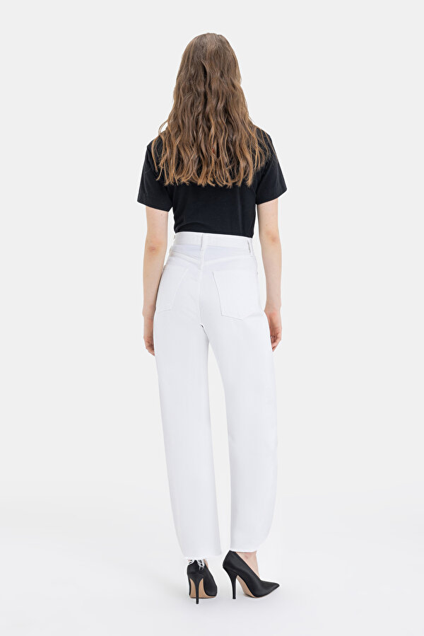 WHİTE STRAIGHT CUT TROUSERS 2
