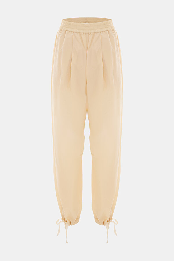 CLOSE FIT CREAM STRAIGHT CUT TROUSERS