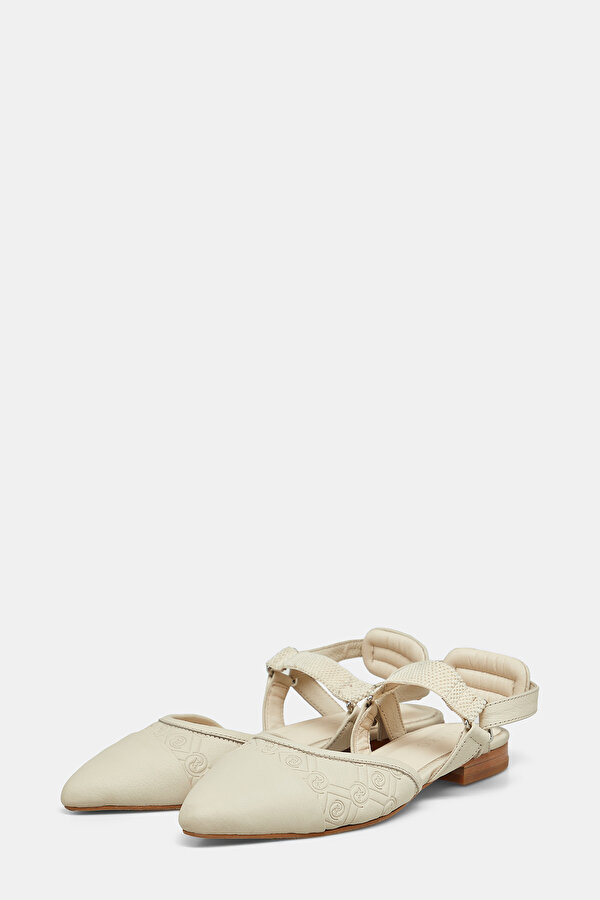 ECRU FLAT SHOES 2