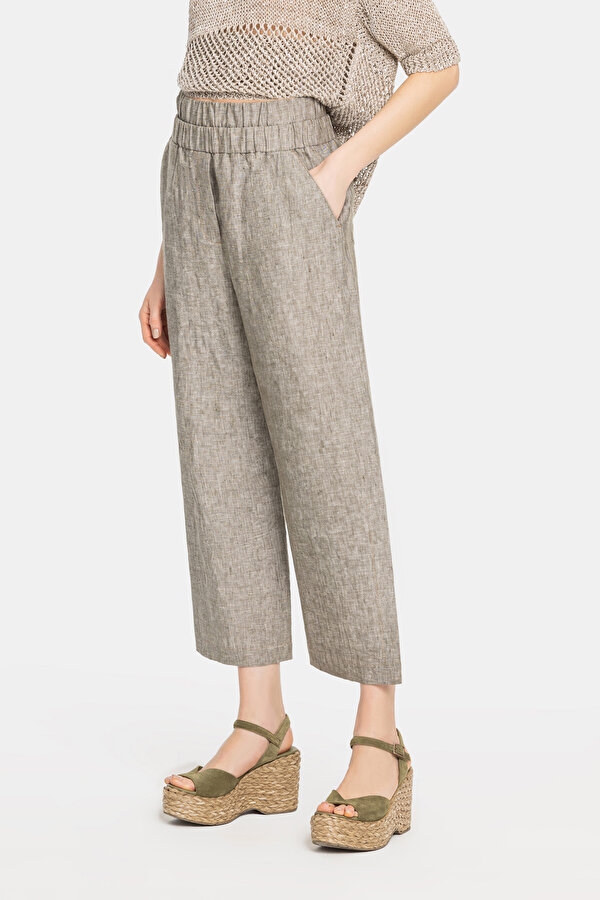 BEIGE TROUSERS 2