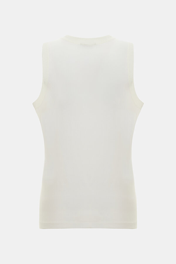WHITE CLEAVAGE SLEEVELESS TSHIRT 2