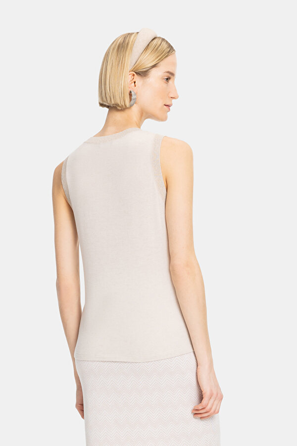 BEIGE CLEAVAGE SLEEVELESS TSHIRT 2