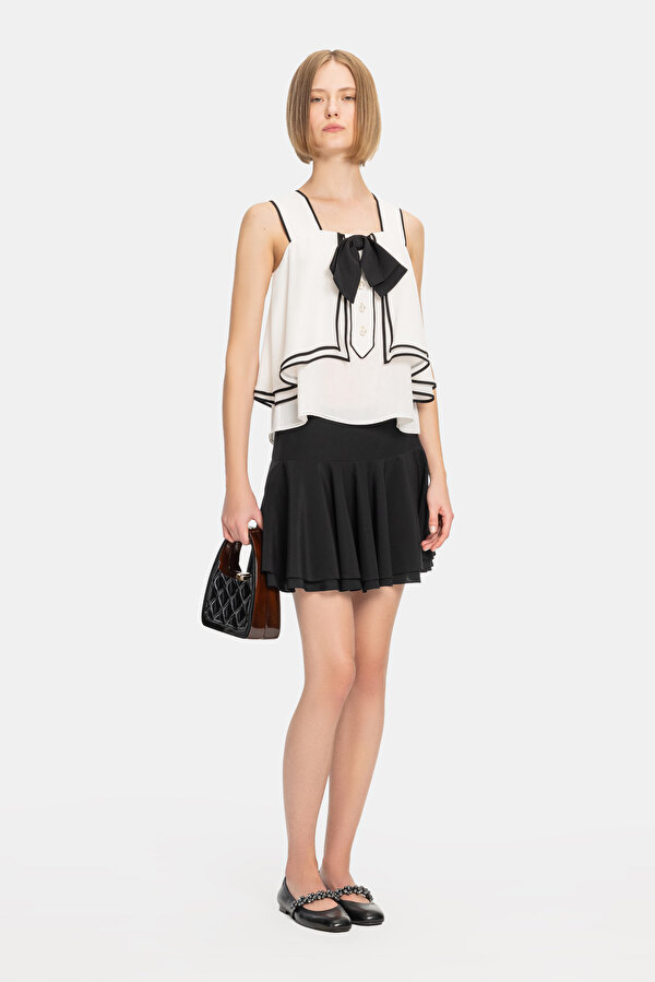 BLACK PLEATED SHORT SKIRT