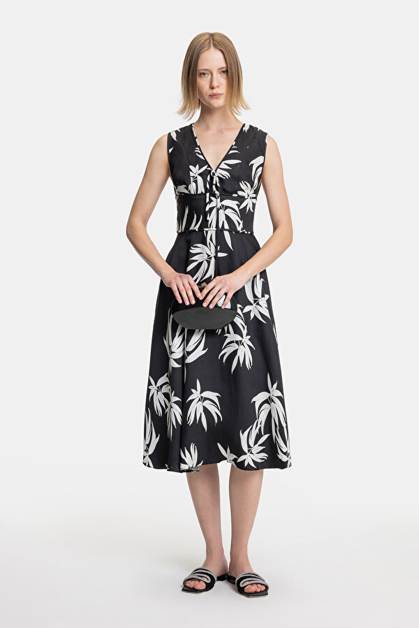 WHITE SLEEVELESS MIDI DRESS