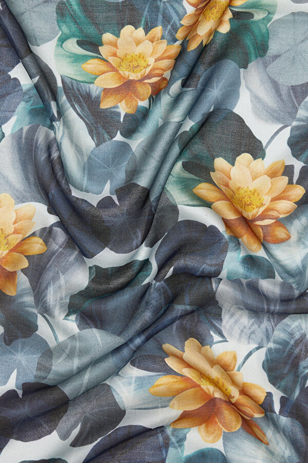 LIGHT BLUE FLORAL PATTERN WOOL/SILK SHAWL 2