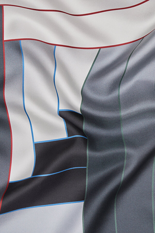 GEOMETRİK DESENLİ TWILL İPEK EŞARP 2