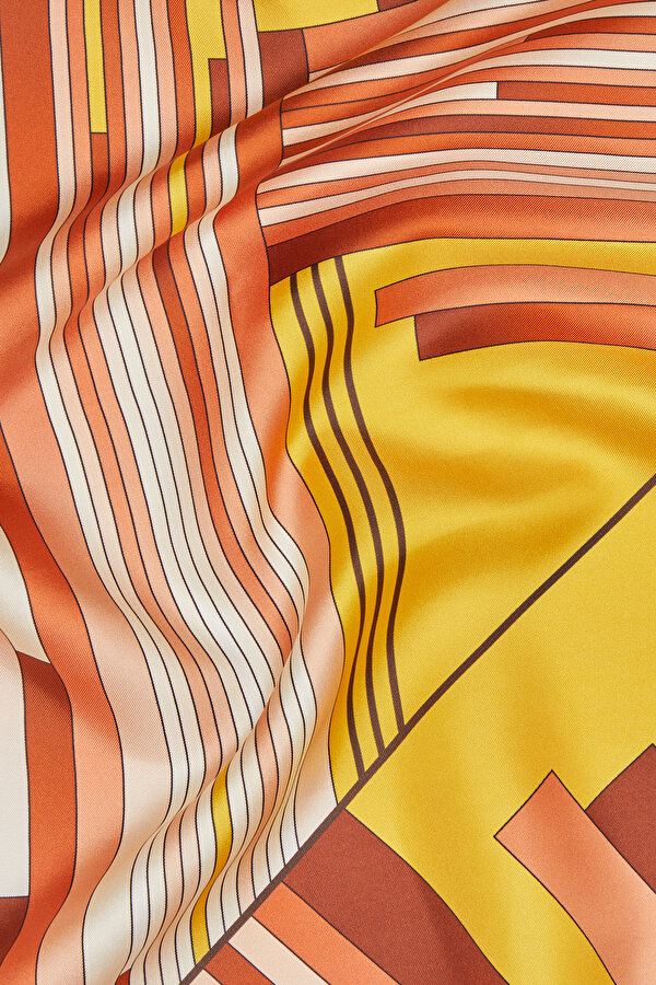 GEOMETRİK DESENLİ TWILL İPEK EŞARP 2