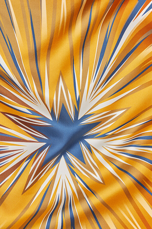 GEOMETRİK DESENLİ TWILL İPEK EŞARP 2