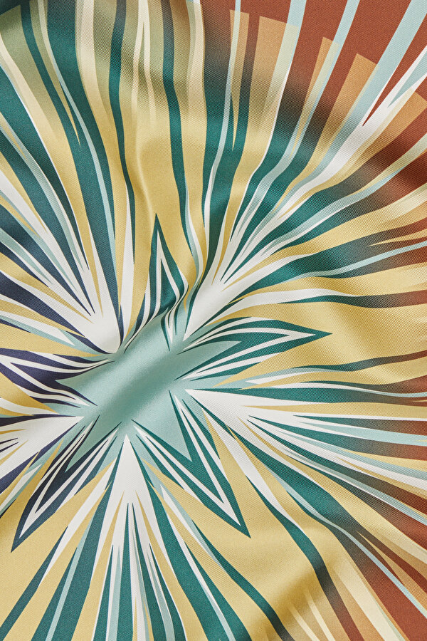 GEOMETRİK DESENLİ TWILL İPEK EŞARP 2