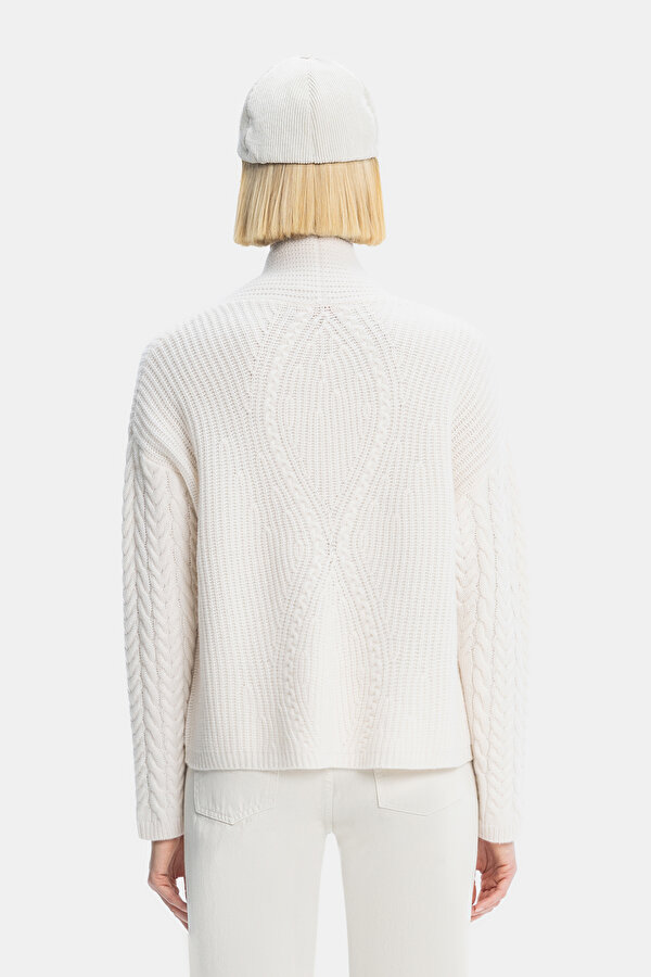ECRU JACQUARD TRICOT 2