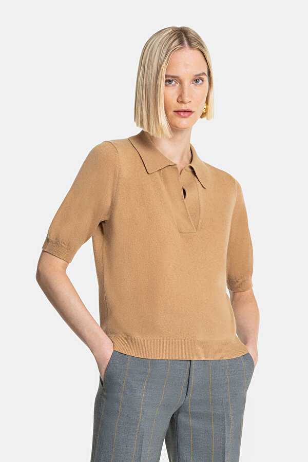 CAMEL POLO NECK TRICOT