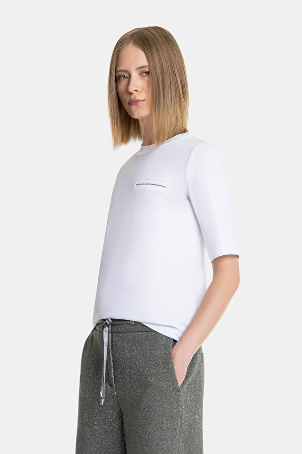 WHITE BASIC / ROUND NECKLINE SHORT SLEEVE TSHIRT