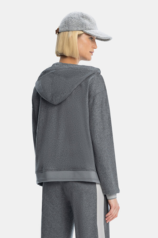GRİ KAPUŞONLU SWEATSHİRT 2