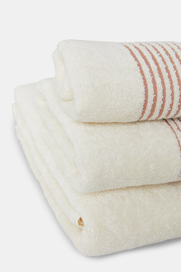 TOWEL 2