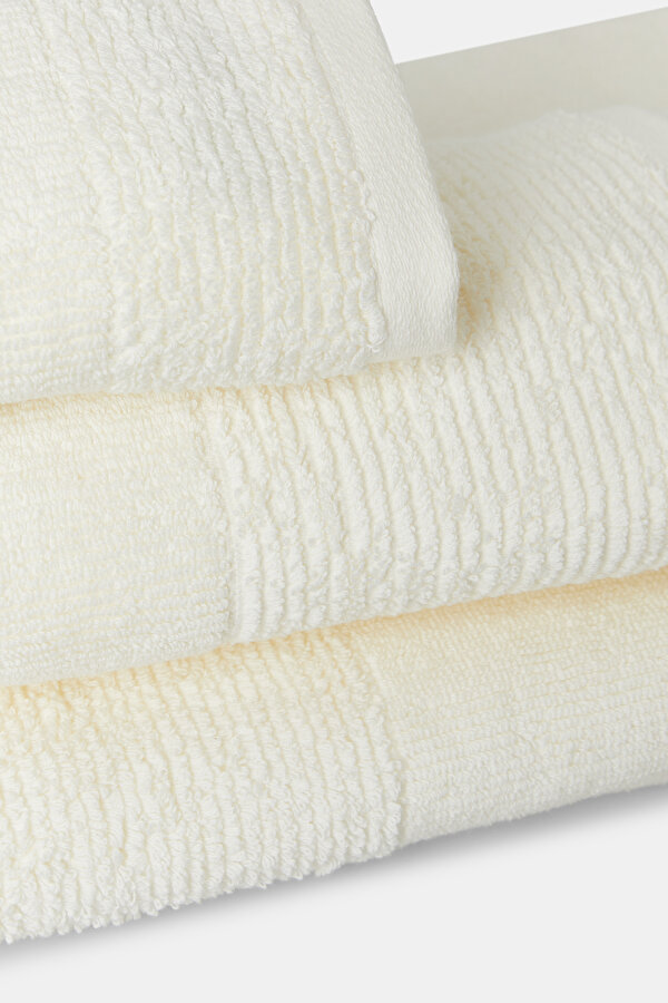 TOWEL 2