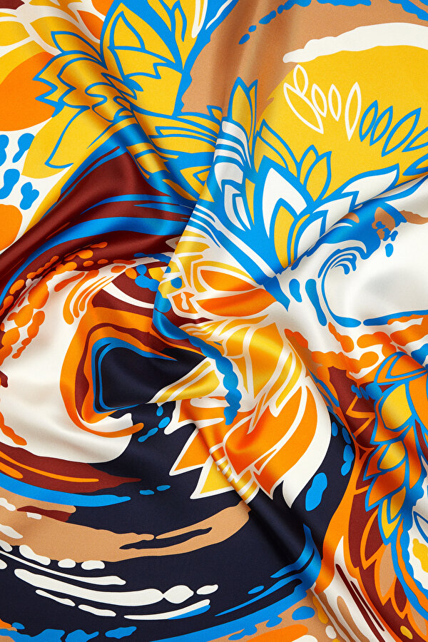 GOLD GEOMETRIC DESIGN TWILL SCARF 2