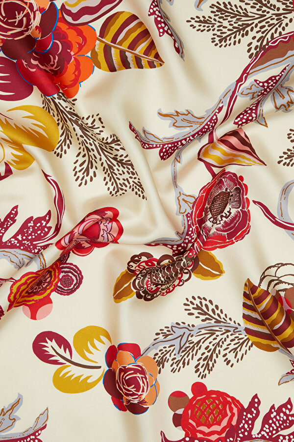 RED FLORAL DESIGN TWILL SCARF 2