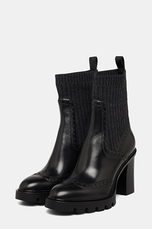 BLACK LEATHER BOOT 2