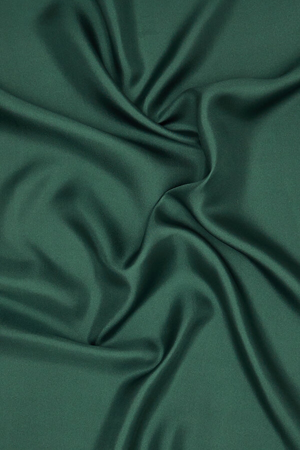 ZÜMRÜT YEŞİLİ DÜZ TWILL İPEK EŞARP 2