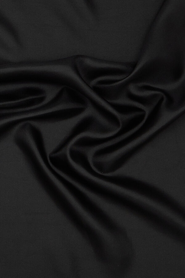 BLACK TWILL SHAWL 2